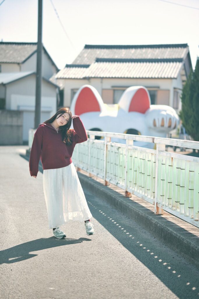 これくらいの距離になるとシャッター音は聞こえないカメラが多いです。