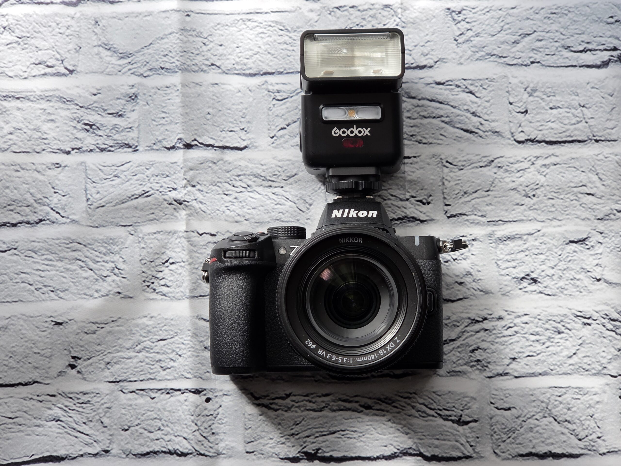 Z50IIにGodoxを付けた様子