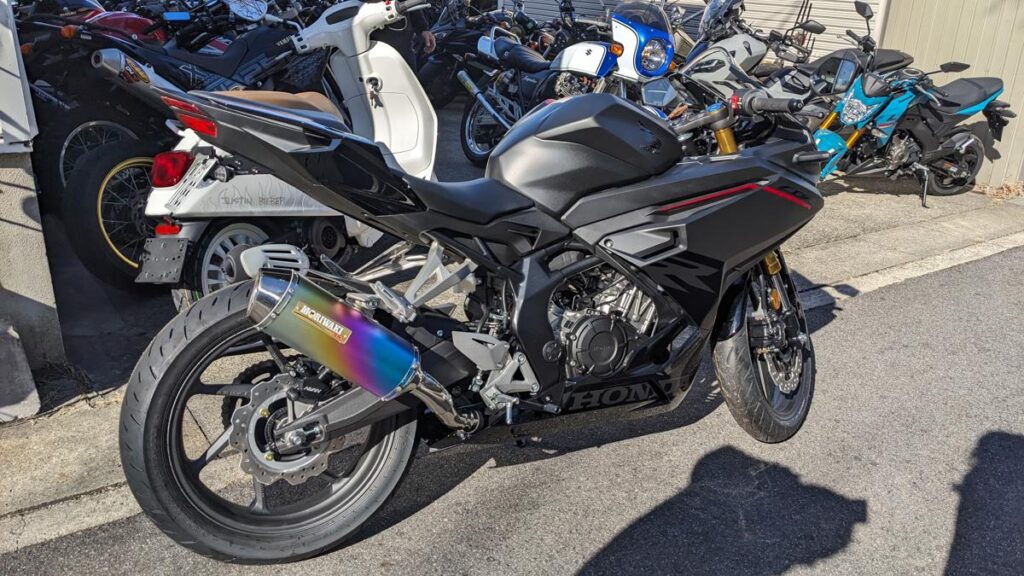 サーキット走行がメインになり、VTR250の限界を感じCBR250RRへ。