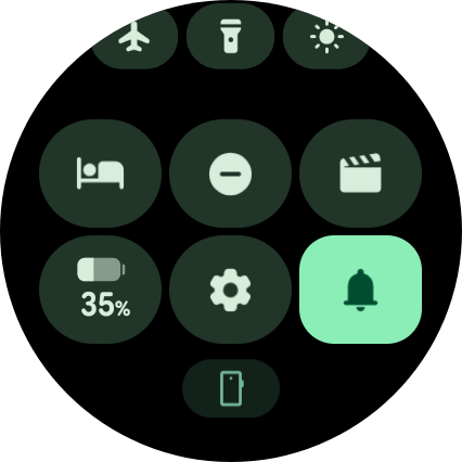 テスト終了の18:00時点のWatch 4画面。一日酷使した後の最終的なバッテリー残量は35%