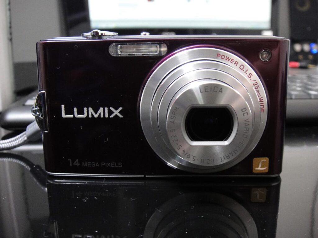 DMC-FX66 本体写真