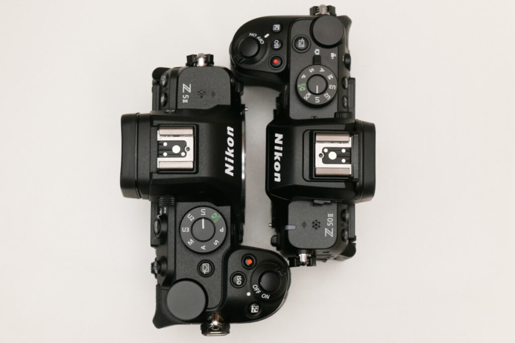 Nikon Z5IIとZ50IIの横幅とファインダー部の突き出しのサイズ比較