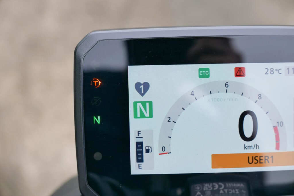 CB750 HORNETのライディングモード設定:USER1モード画面