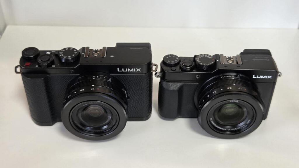 正面斜め上から並べて比較したLUMIX L10とLUMIX LX100