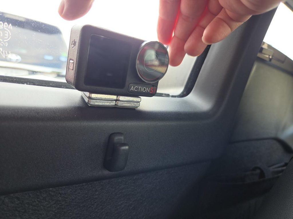 DJI Osmo Action 5 Proをテーパーワッシャーの上に載せた後