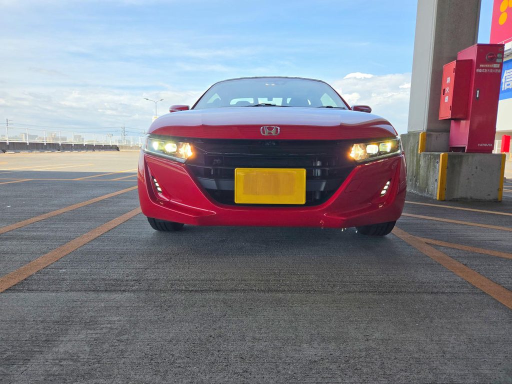 交換前の黄色いハロゲンハイビーム点灯時のS660フロント全景