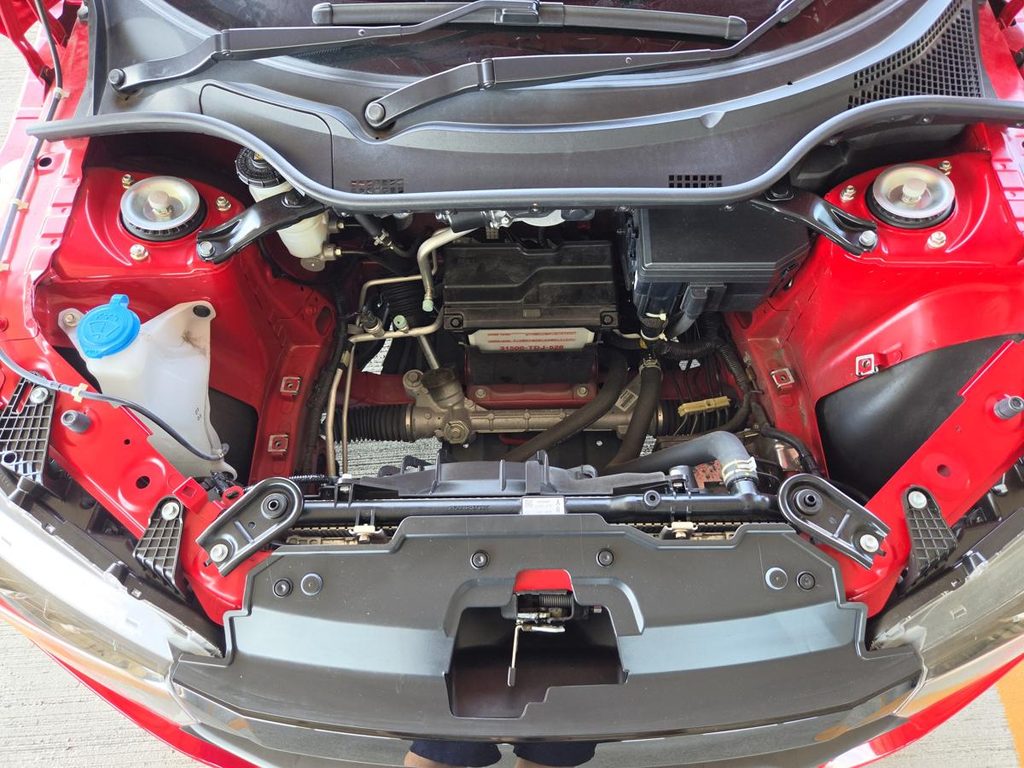 ユーティリティボックスを取り外したS660のフロント内部