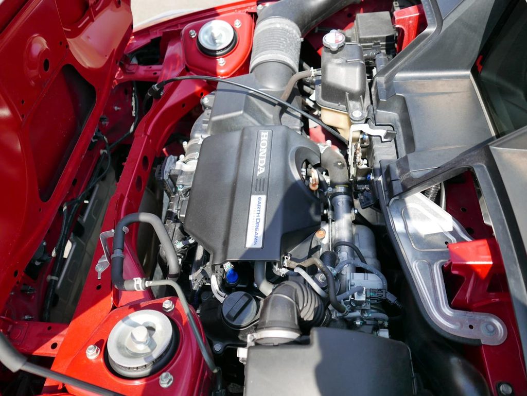 リヤフード内にコンパクトに収まるホンダ S660のS07Aターボエンジン