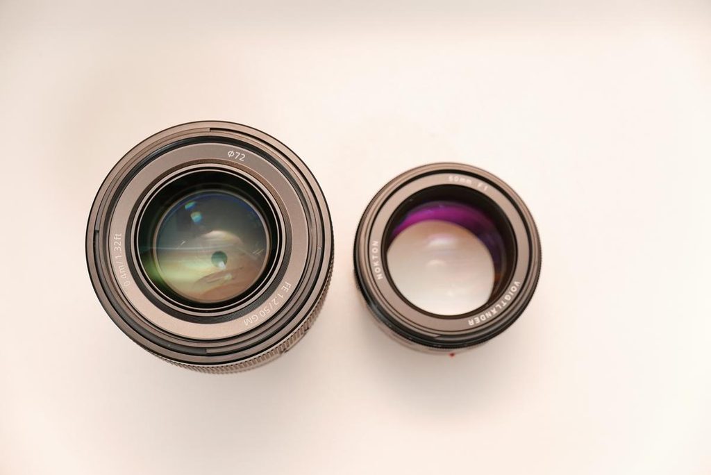 FE 50mm F1.2 GMとNOKTON 50mm F1.0 Asphericalの前玉レンズ比較