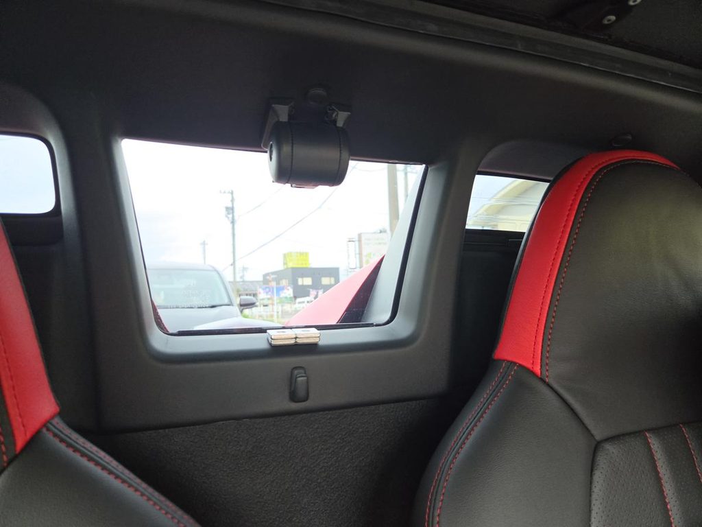 S660のダークスモークを貼り付け後、中から確認した写真