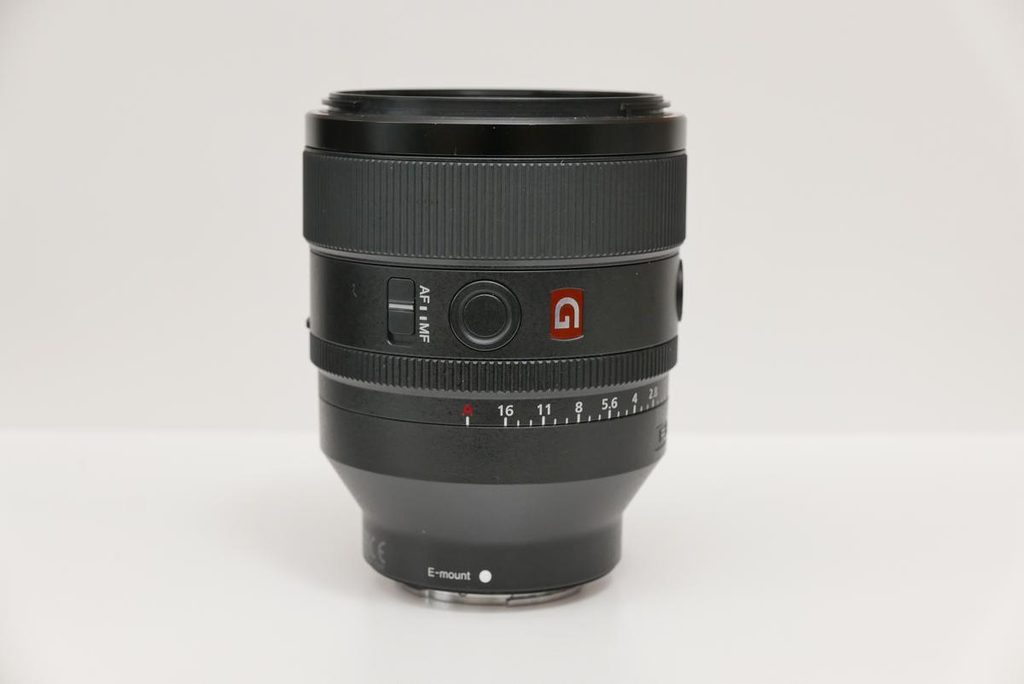 SONY FE 50mm F1.2 GMの鏡筒全体と絞りリング・スイッチ部
