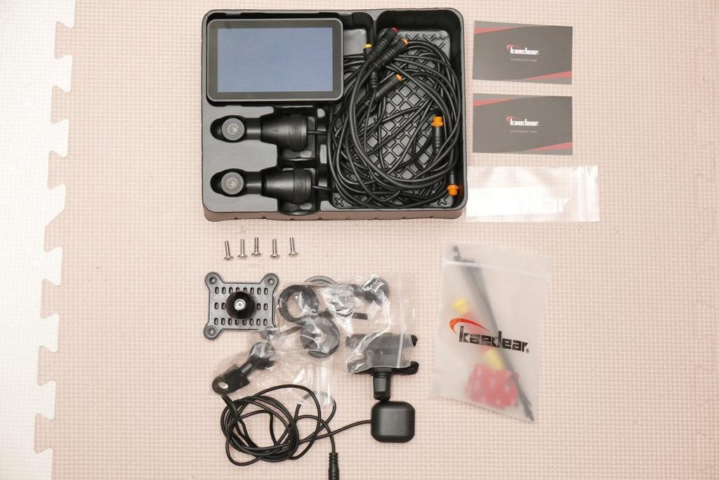 カエディアKDR-D21スマートモニターのパッケージ内容と付属パーツ一式